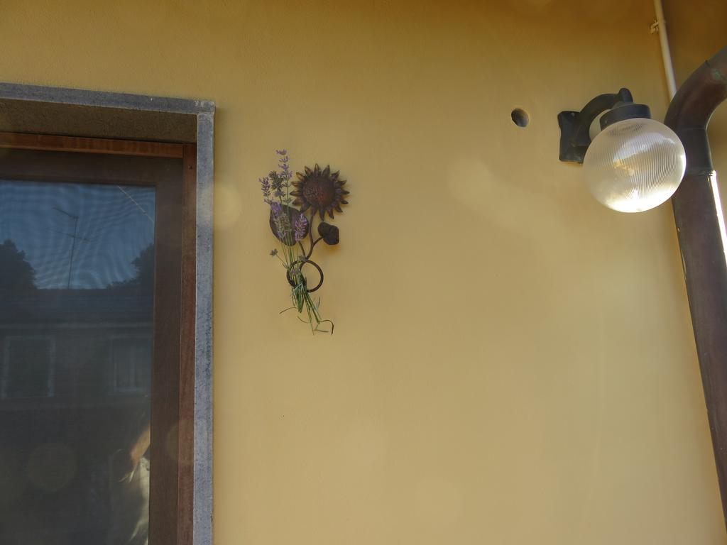 Bed and Breakfast Agriturismo "La Rosa Canina" Леричі Екстер'єр фото